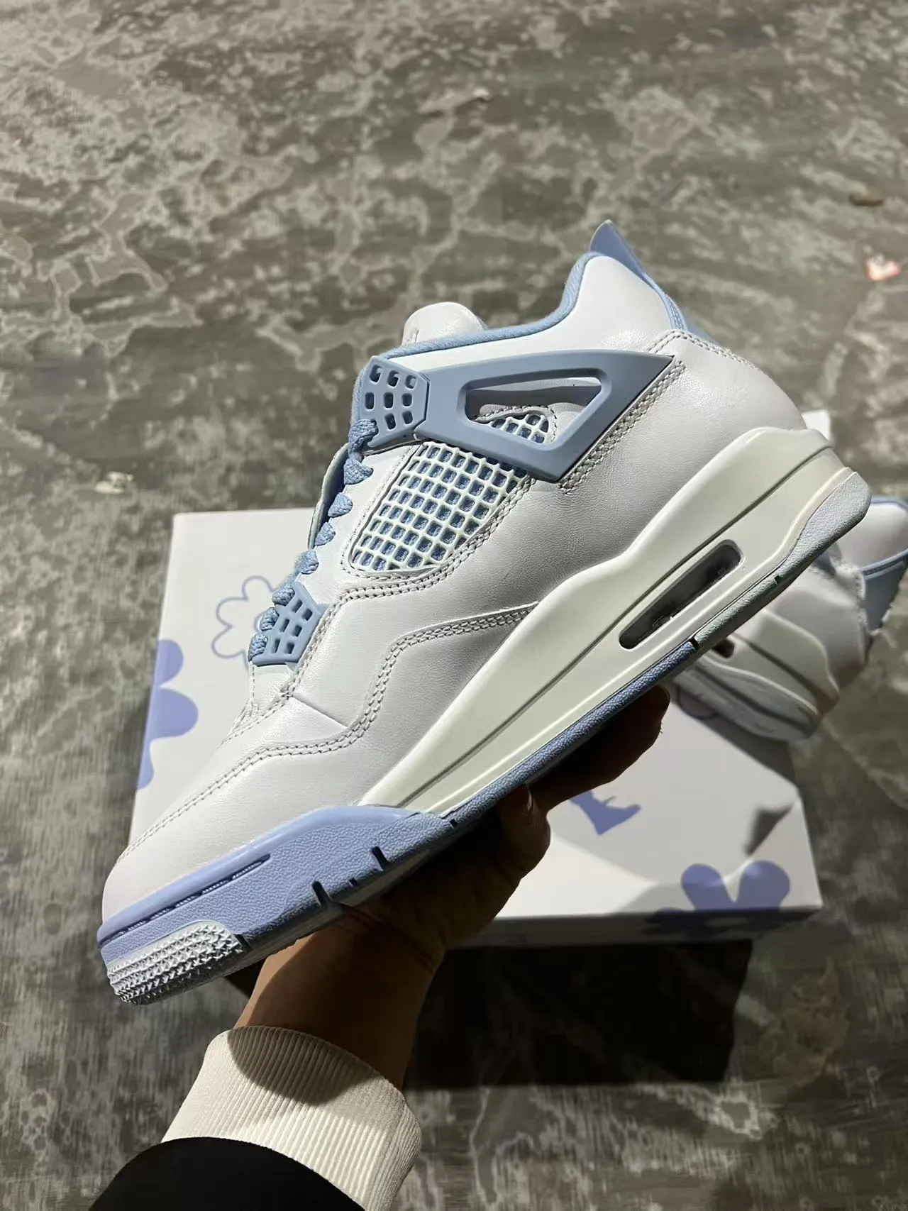 Air Jordan 4 White and Powder Blue Basketball Shoes 5