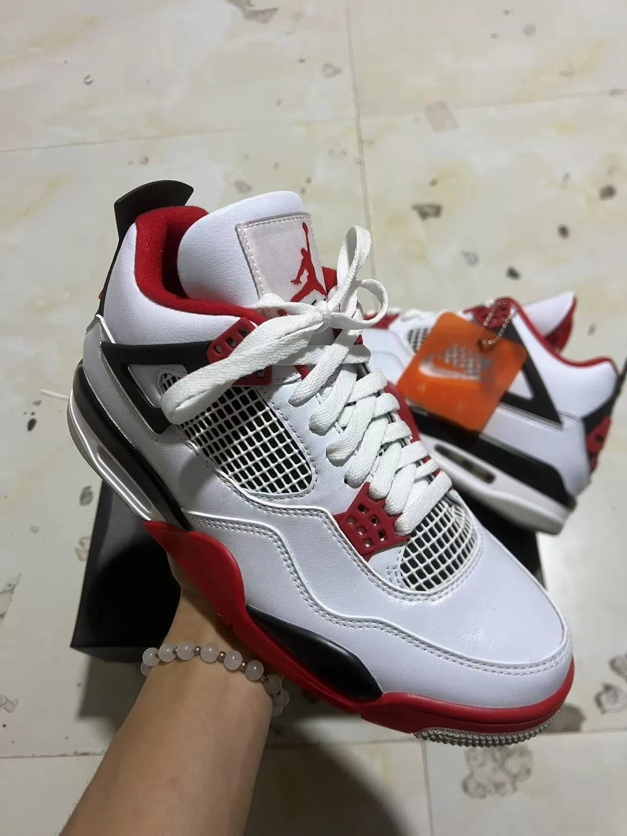 Air Jordan 4 Branco Preto Vermelho Tênis de Basquete 2