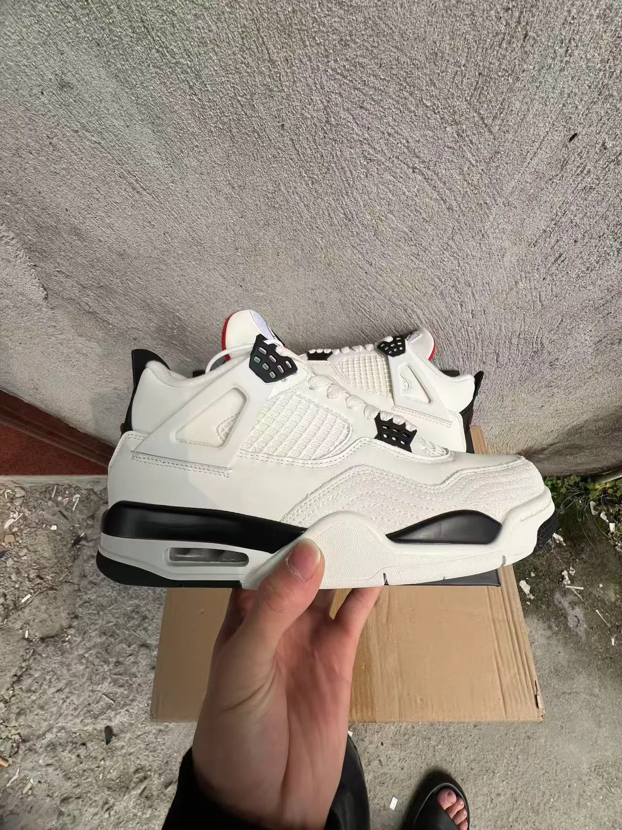 Chaussures de basketball Air Jordan 4 blanc noir rouge 7