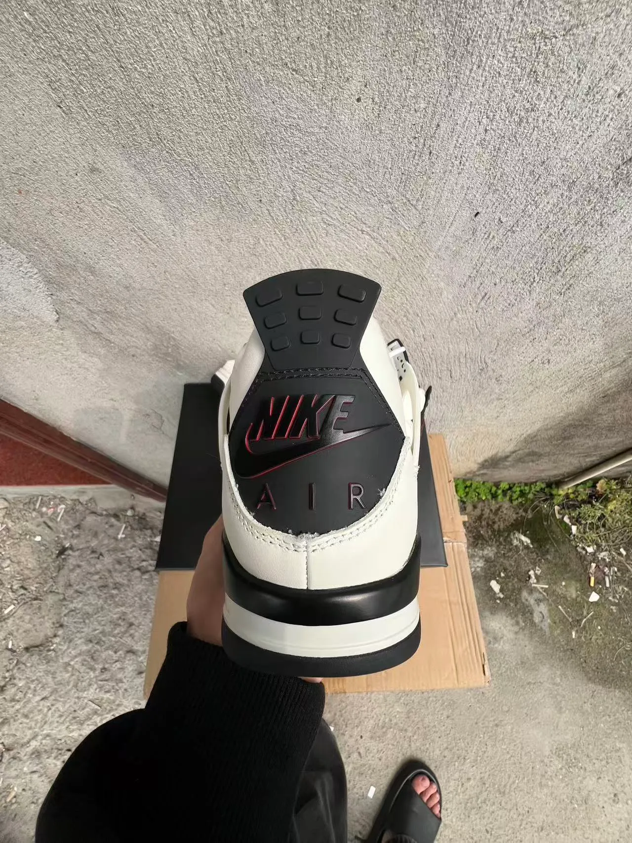Chaussures de basketball Air Jordan 4 blanc noir rouge 8