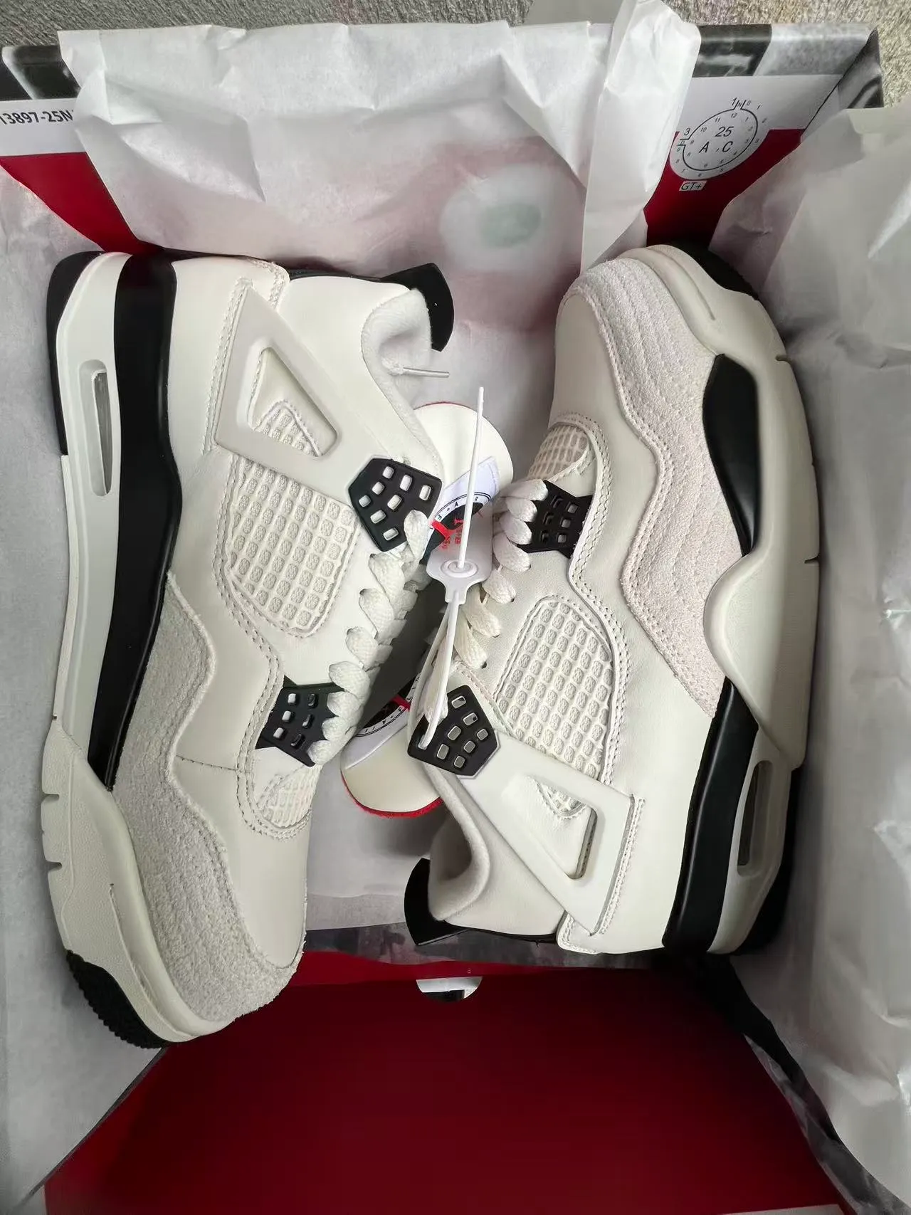 Chaussures de basketball Air Jordan 4 blanc noir rouge 9