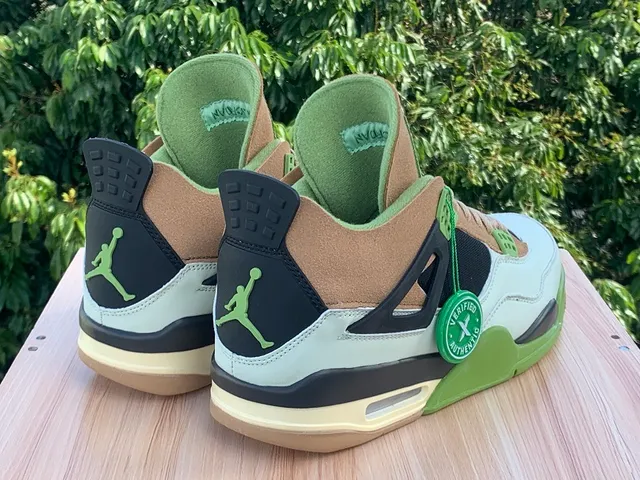 Chaussures de basketball Air Jordan 4 blanc vert lime beige noir 3