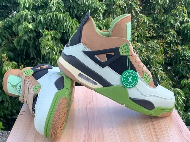 Chaussures de basketball Air Jordan 4 blanc vert lime beige noir 5