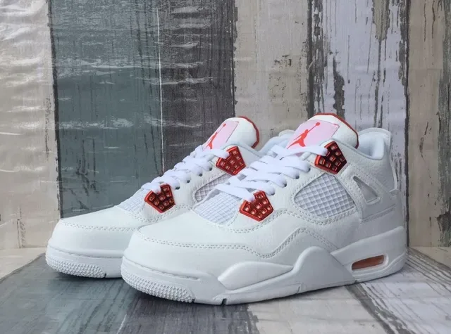 Air Jordan 4 Branco e Laranja Tênis de Basquete 3