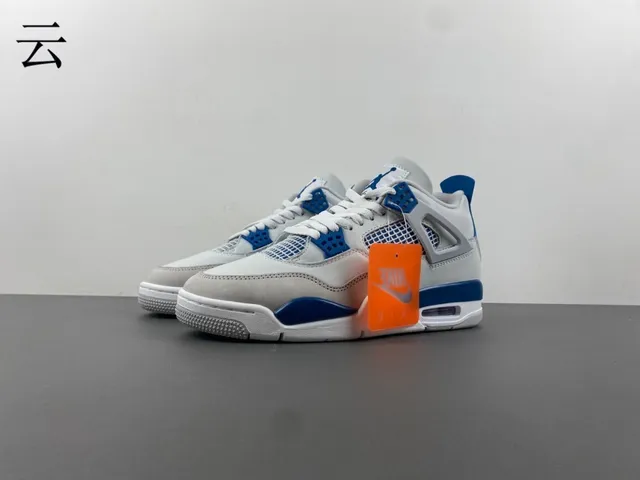 Tênis de basquete Air Jordan 4 branco e azul royal 3