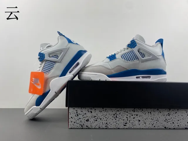 Tênis de basquete Air Jordan 4 branco e azul royal 14