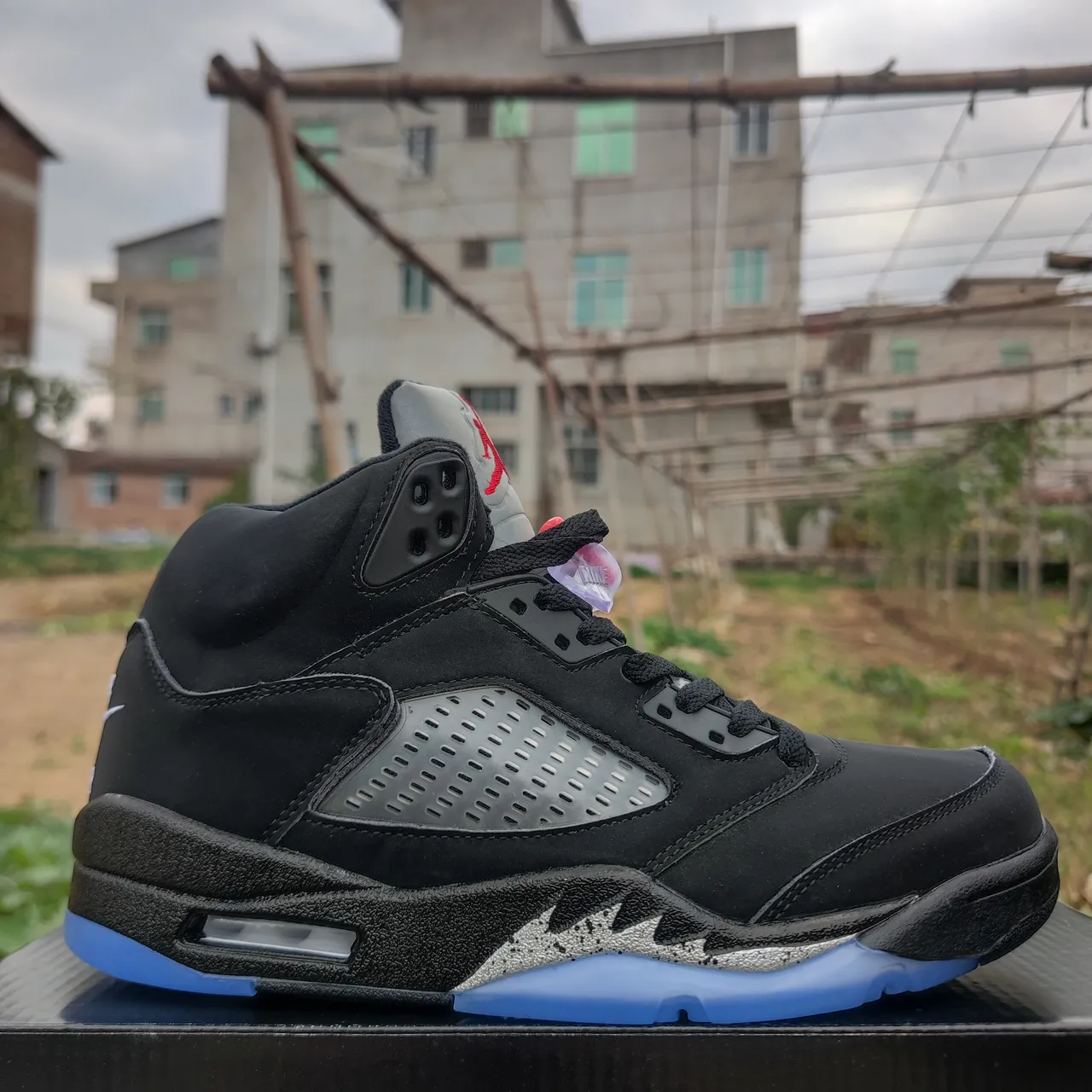 Tênis de basquete Air Jordan 5 preto azul claro vermelho 2