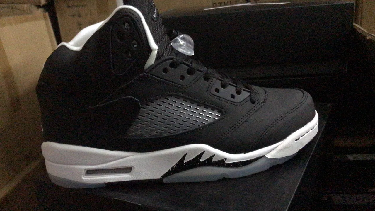 Air Jordan 5 Black White Blue Basketball Shoes 2