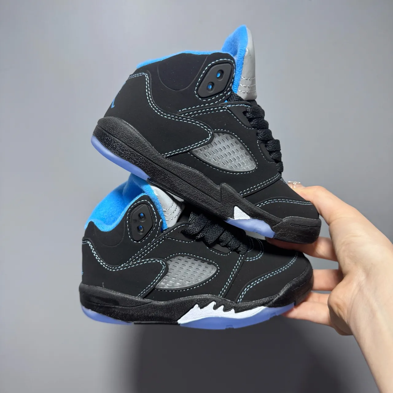 Air Jordan 5 Noir Blanc Rouge Chaussures de basketball pour enfant 23