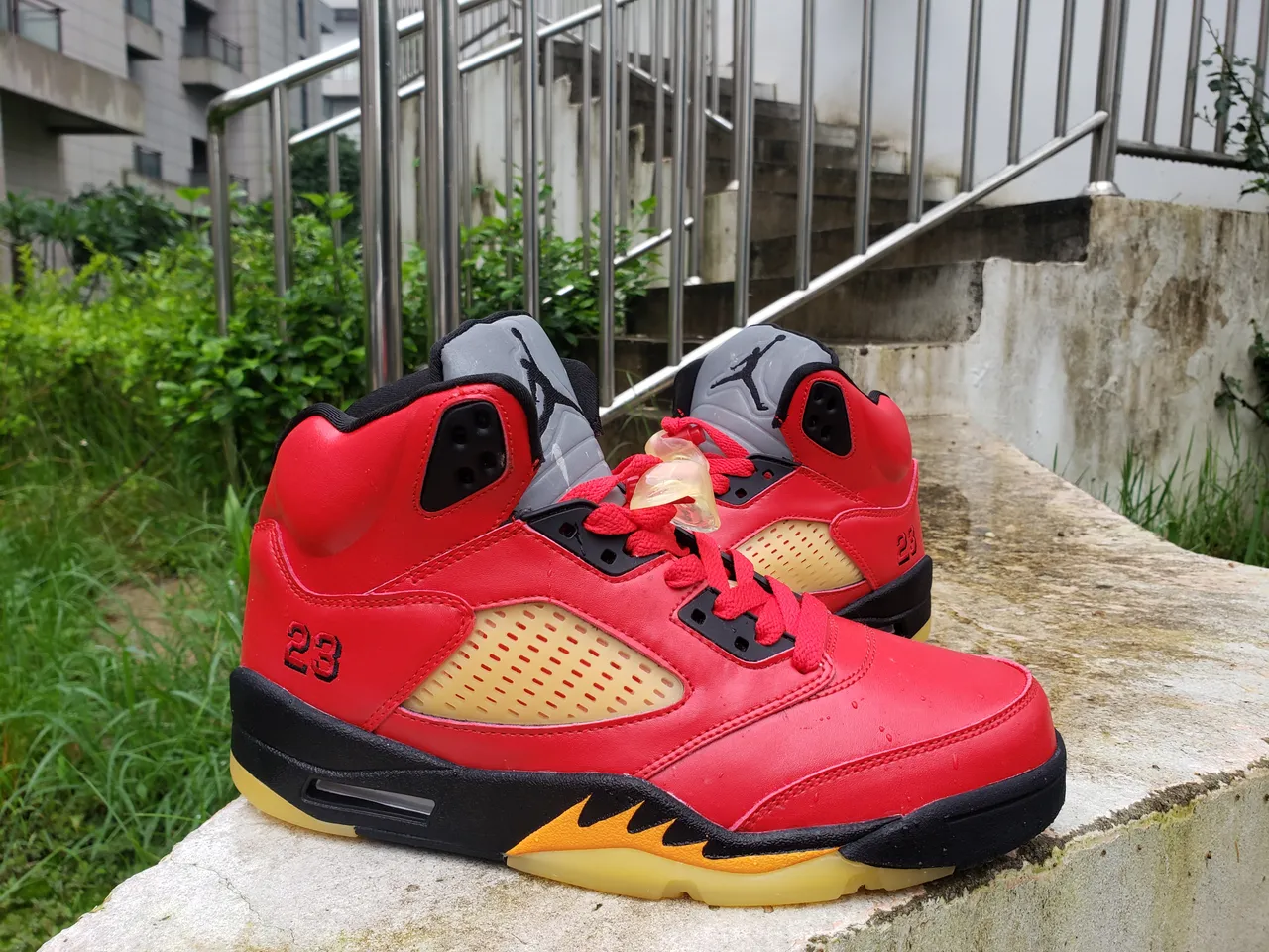 Chaussures de basketball Air Jordan 5 rouge noir jaune Flame 4