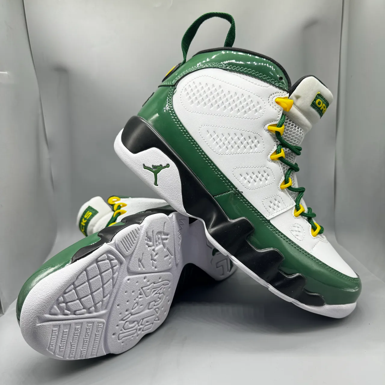 Chaussures de basketball Air Jordan 9 Oregon Ducks blanc vert jaune 2