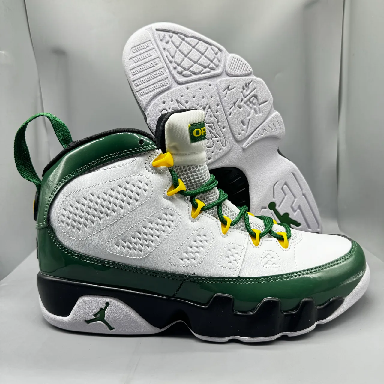 Chaussures de basketball Air Jordan 9 Oregon Ducks blanc vert jaune 4
