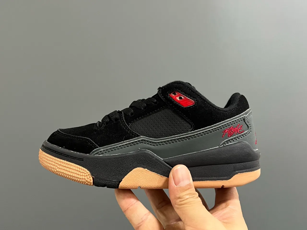 حذاء كرة السلة للأطفال Air Jordan Flight Court أبيض وأسود 11