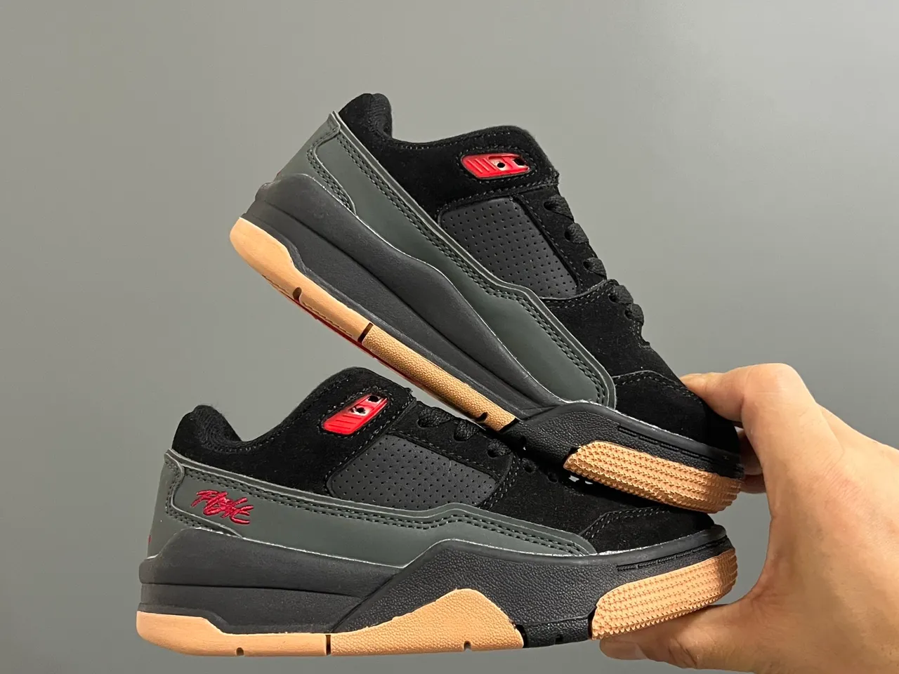حذاء كرة السلة للأطفال Air Jordan Flight Court أبيض وأسود 15