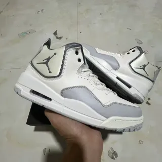 Air Jordan Legacy 312 白色浅灰篮球鞋