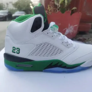 Air Jordan White Green High-Top Silhouette Perforated Tongue Basketball Shoes