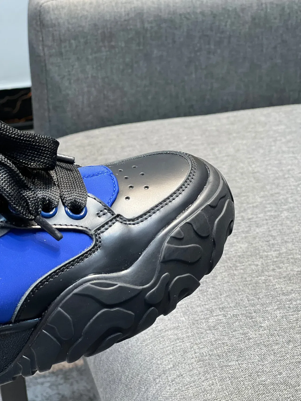 Alexander McQueen Oversized Sneaker Black and Royal Blue Lifestyle Sneakers 3