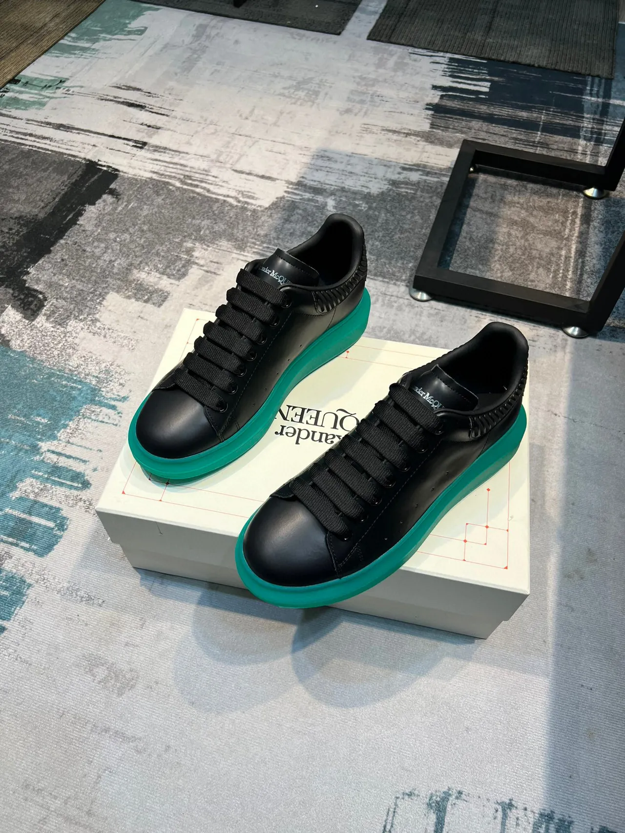 Alexander McQueen Oversized Sneaker Preto e Turquesa Sneakers de estilo de vida 5
