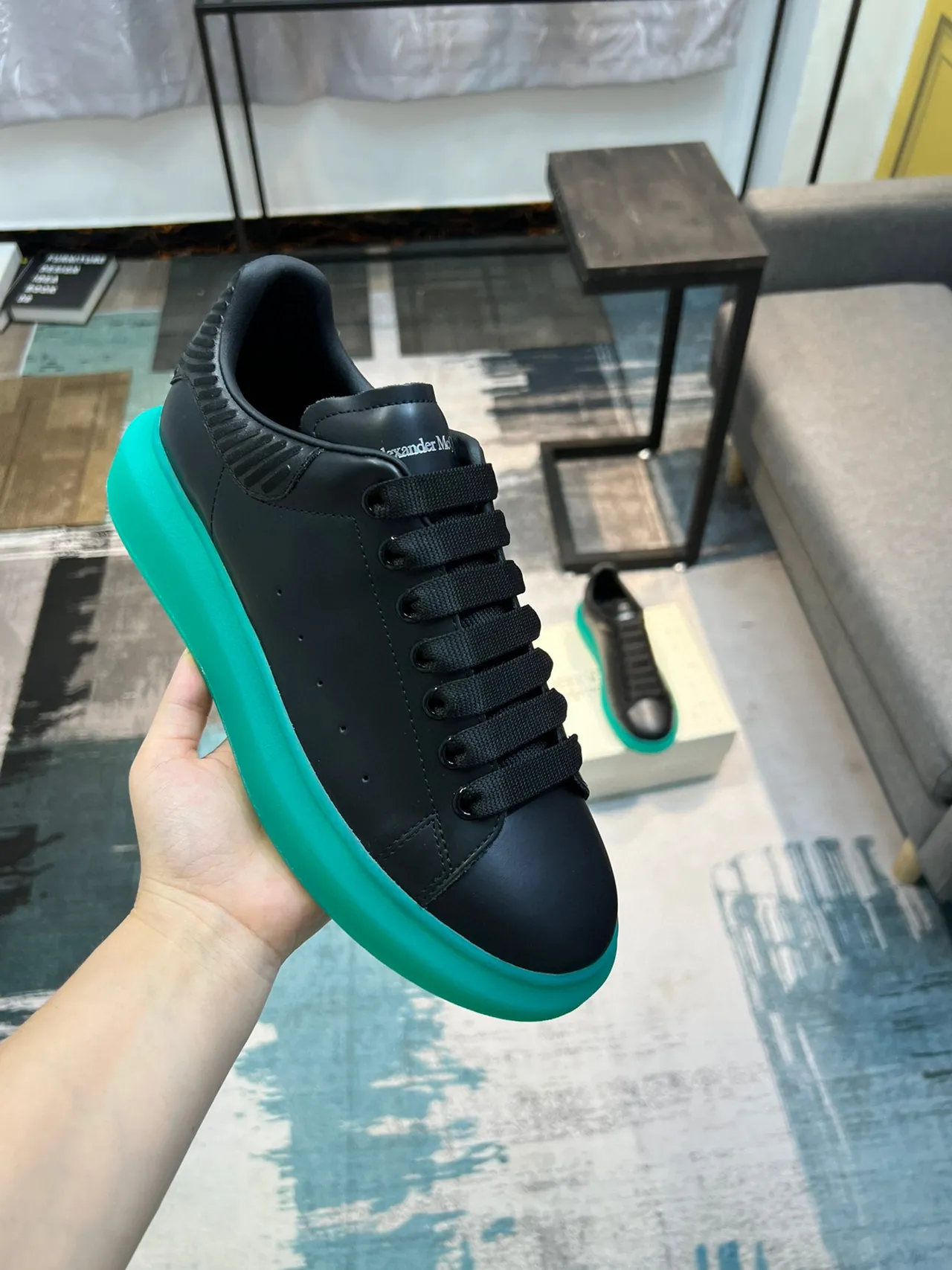 Alexander McQueen Oversized Sneaker Preto e Turquesa Sneakers de estilo de vida 6