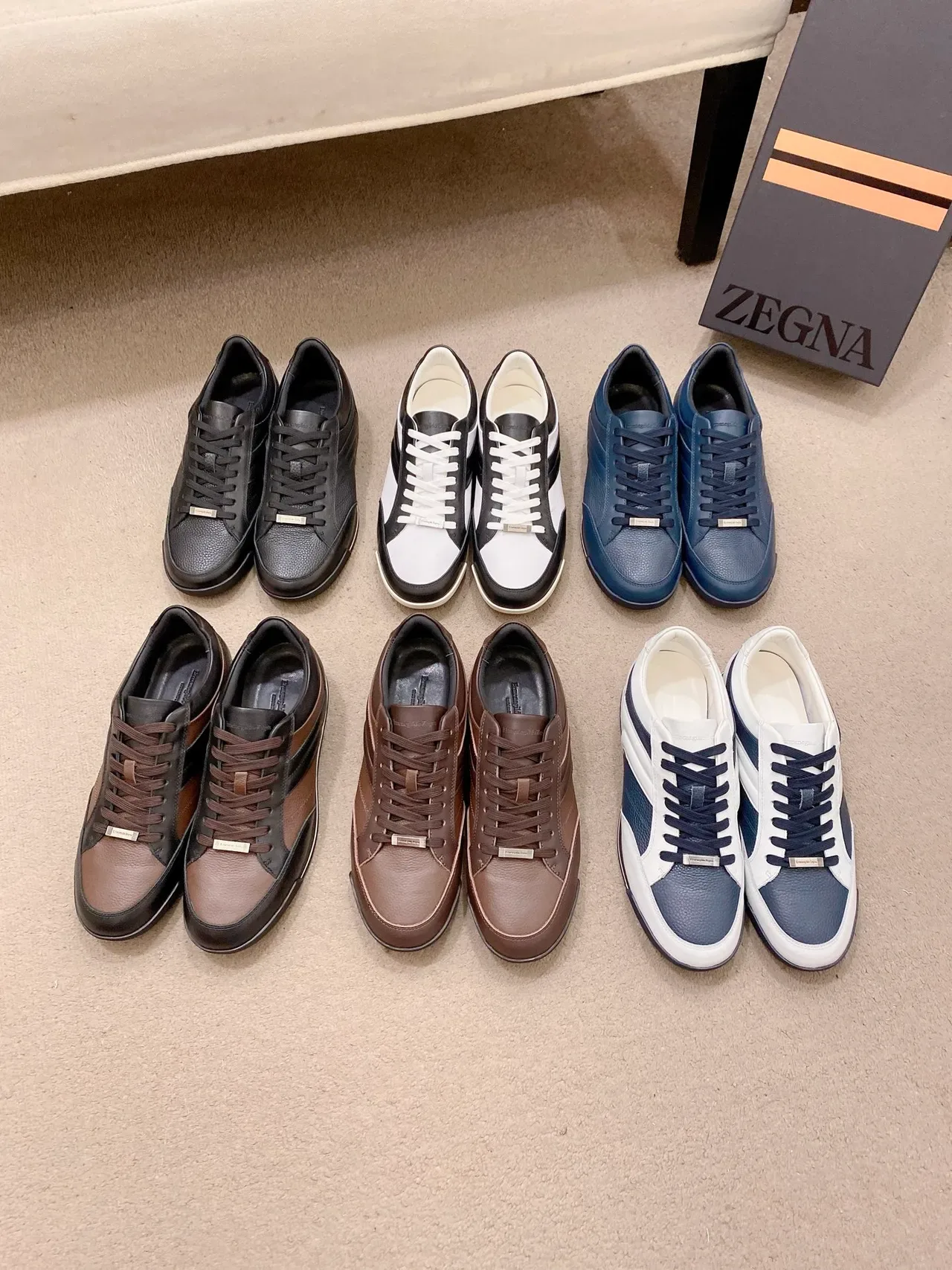 Alexander McQueen Sneakers Oversized Noir et Blanc Cuir Lifestyle 2