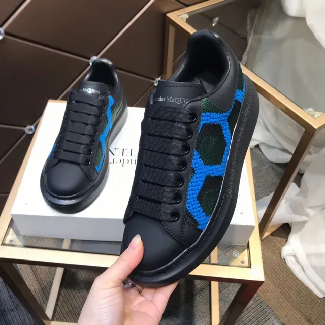 Alexander McQueen Tênis grandes pretos azuis verdes tricô tênis de estilo de vida 2