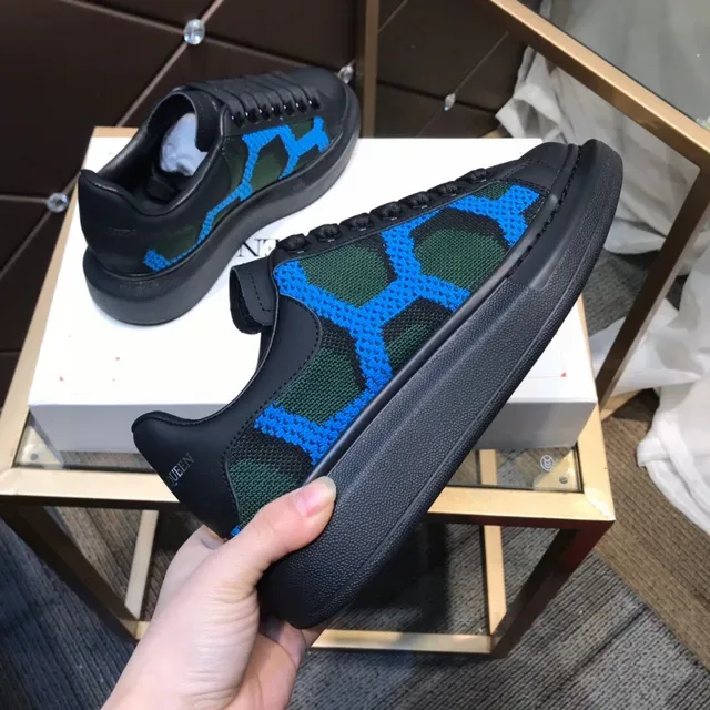 Alexander McQueen Tênis grandes pretos azuis verdes tricô tênis de estilo de vida 4