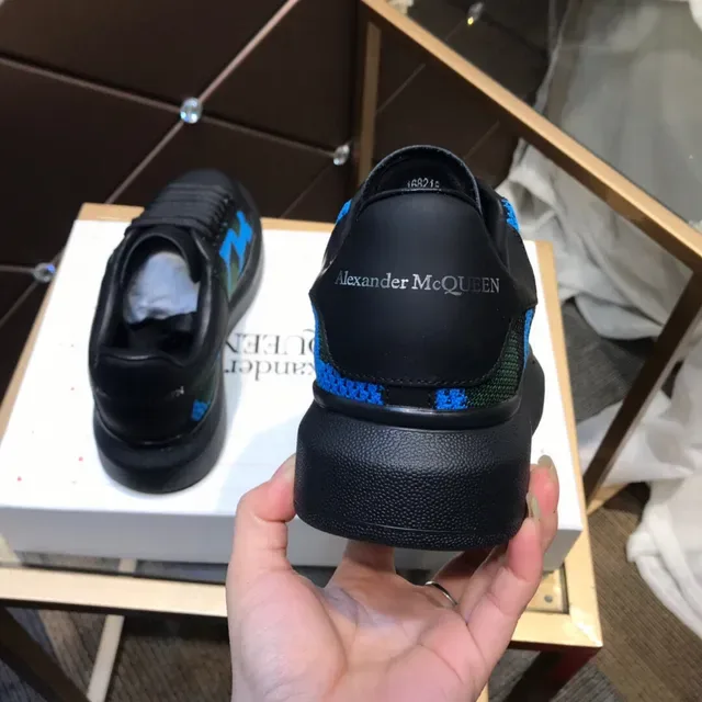 Alexander McQueen Tênis grandes pretos azuis verdes tricô tênis de estilo de vida 5