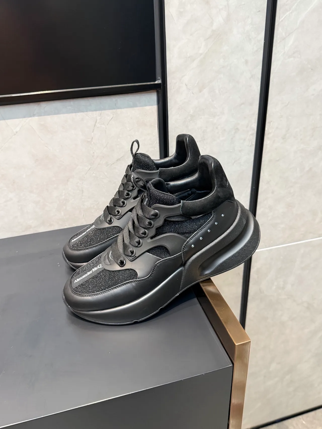 Alexander McQueen Oversized Sneaker Black Chunky Sneakers 3