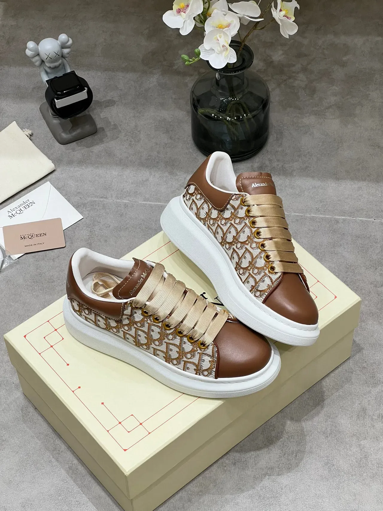 Alexander McQueen Tênis oversized marrom e bege Monogram Lifestyle Sneakers 6