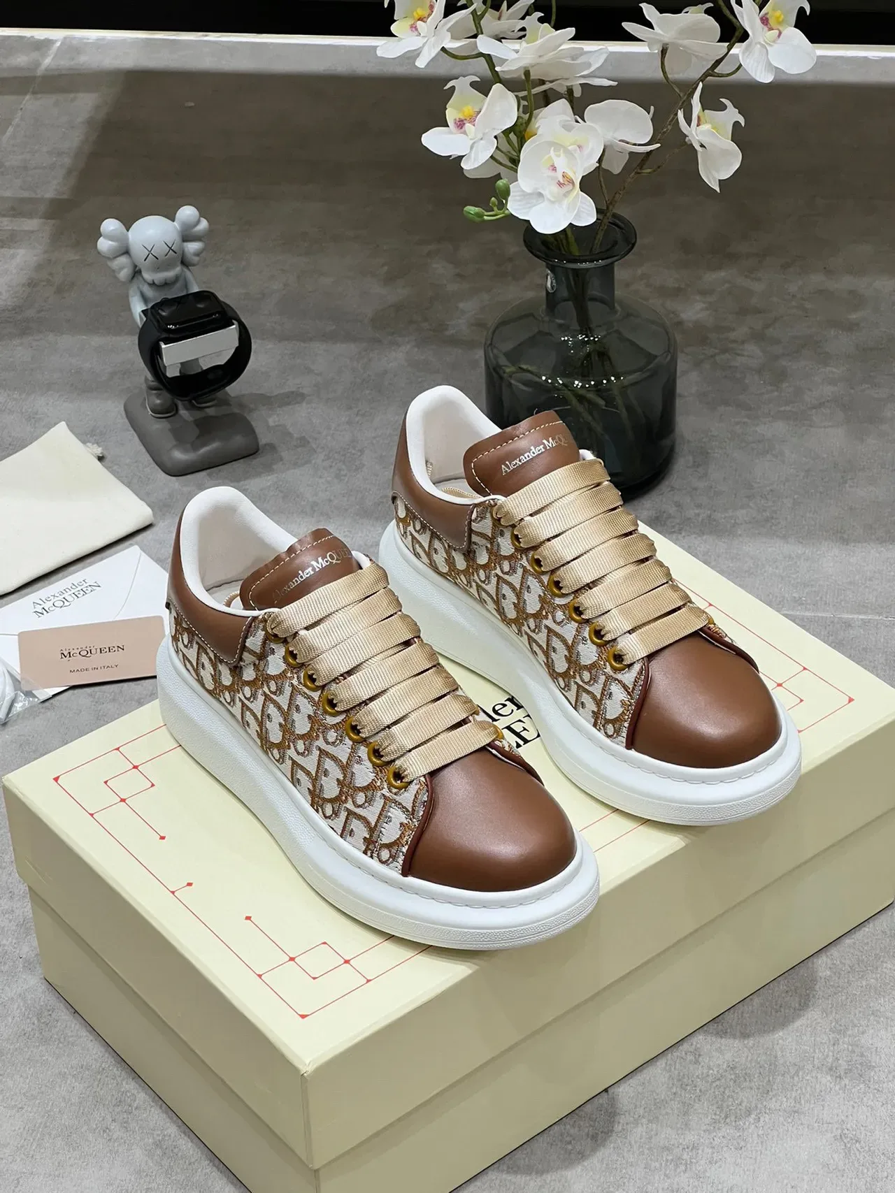 Alexander McQueen Tênis oversized marrom e bege Monogram Lifestyle Sneakers 9