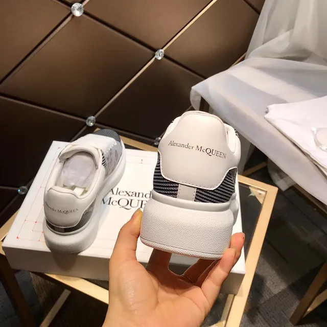 Alexander McQueen ওভারসাইজ্ড স্নিকার ধূসর, কালো, সাদা লাইফস্টাইল স্নিকার 6