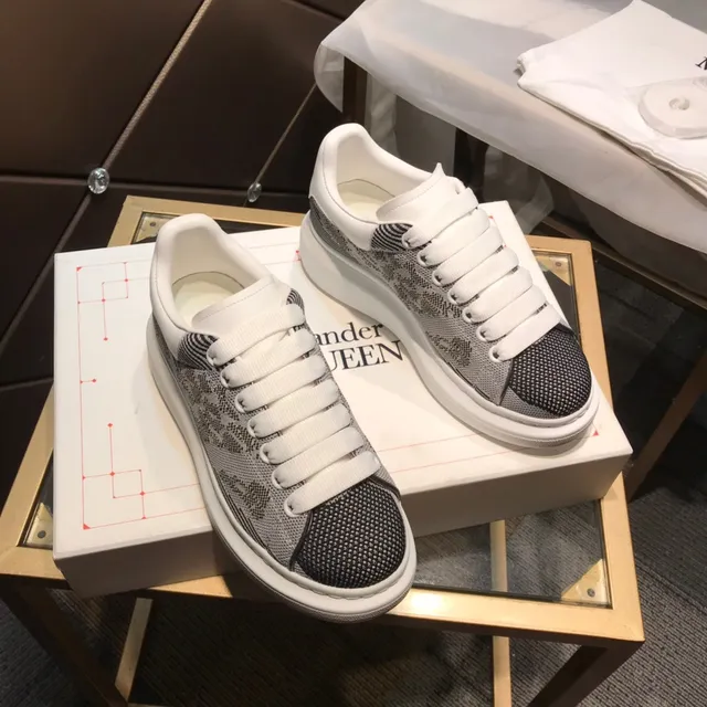 Alexander McQueen ওভারসাইজ্ড স্নিকার ধূসর, কালো, সাদা লাইফস্টাইল স্নিকার 7