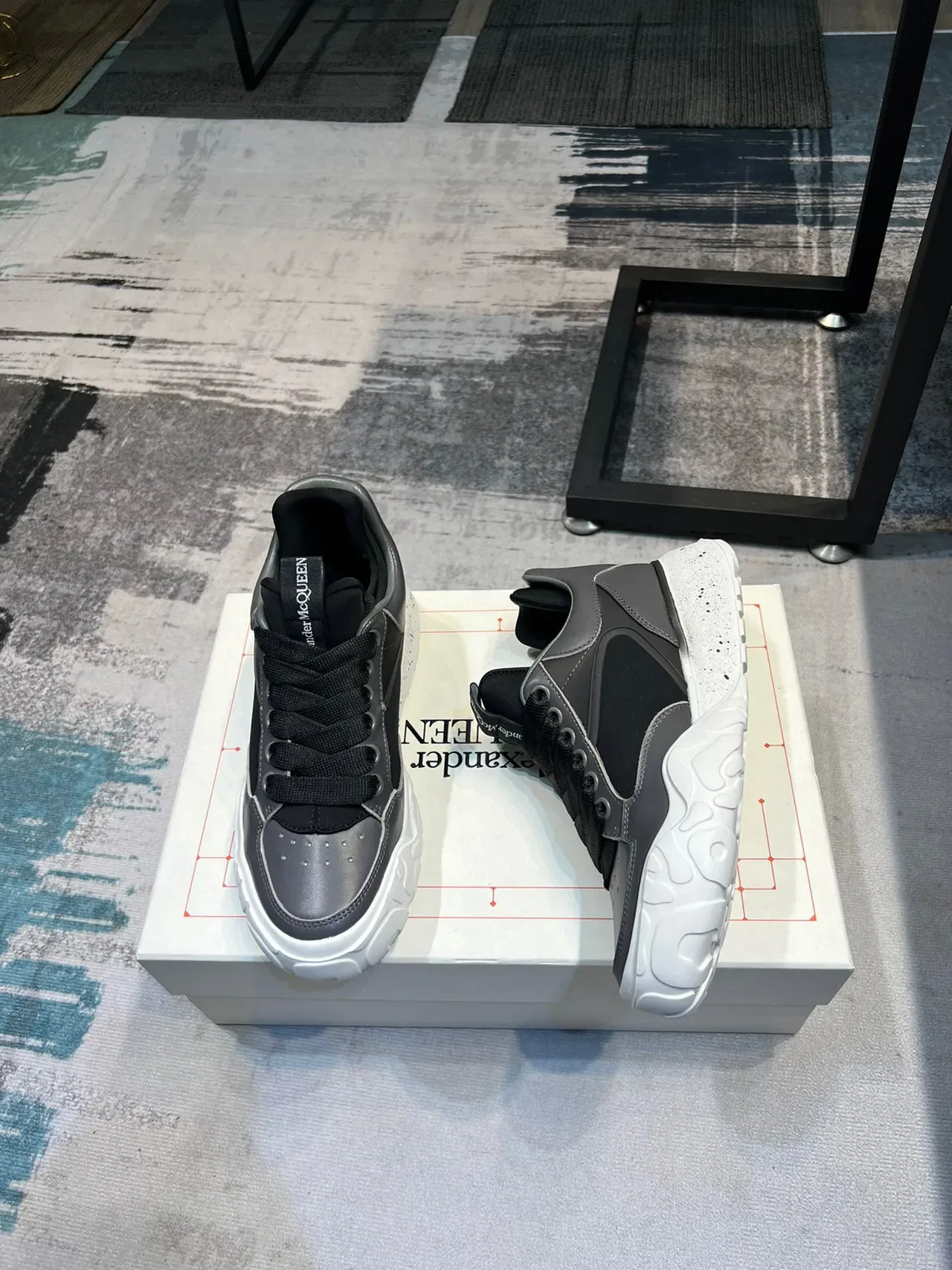 Alexander McQueen Tênis oversized Cinza Preto Branco Lifestyle Sneakers 4
