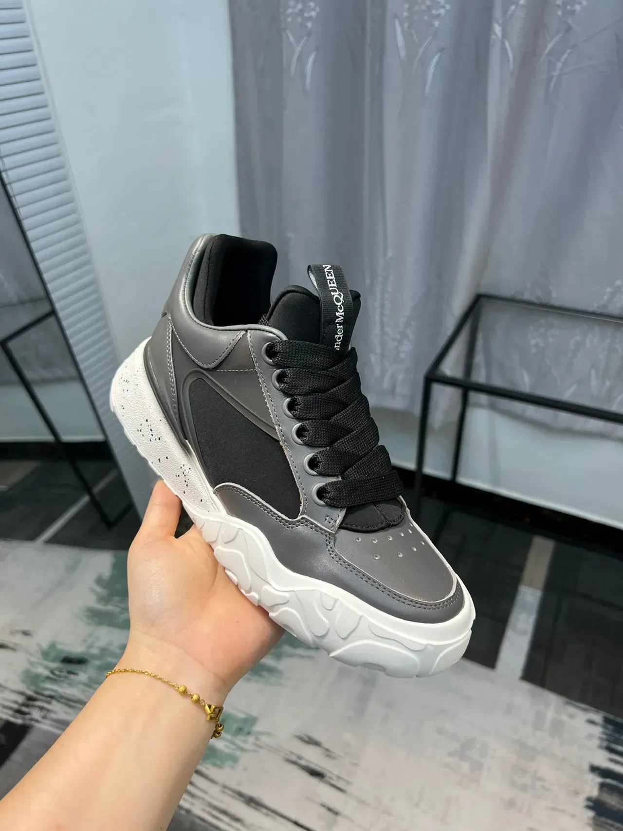 Alexander McQueen Tênis oversized Cinza Preto Branco Lifestyle Sneakers 6