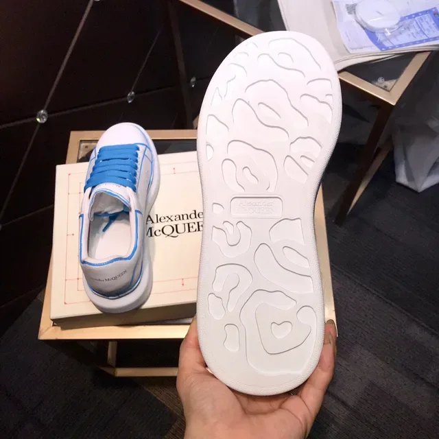 Alexander McQueen Zapatillas Oversized Blanco Azul Suela Costura Contraste Lifestyle Sneakers 3