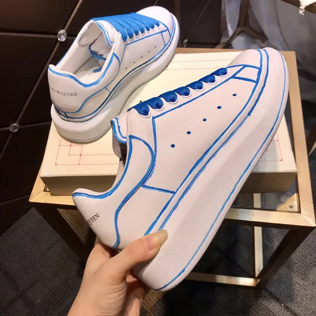 Alexander McQueen Zapatillas Oversized Blanco Azul Suela Costura Contraste Lifestyle Sneakers 4