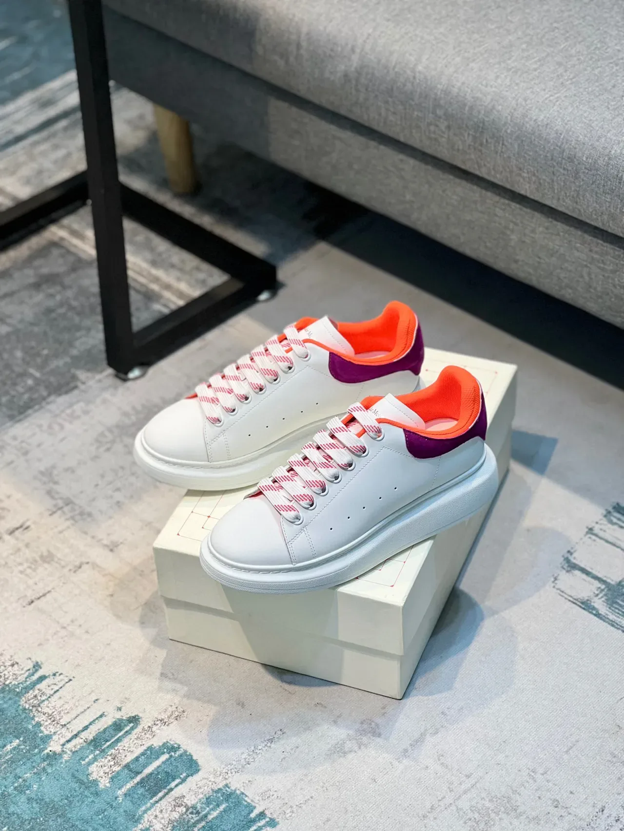 Alexander McQueen Tênis oversized branco laranja roxo Tênis lifestyle 7