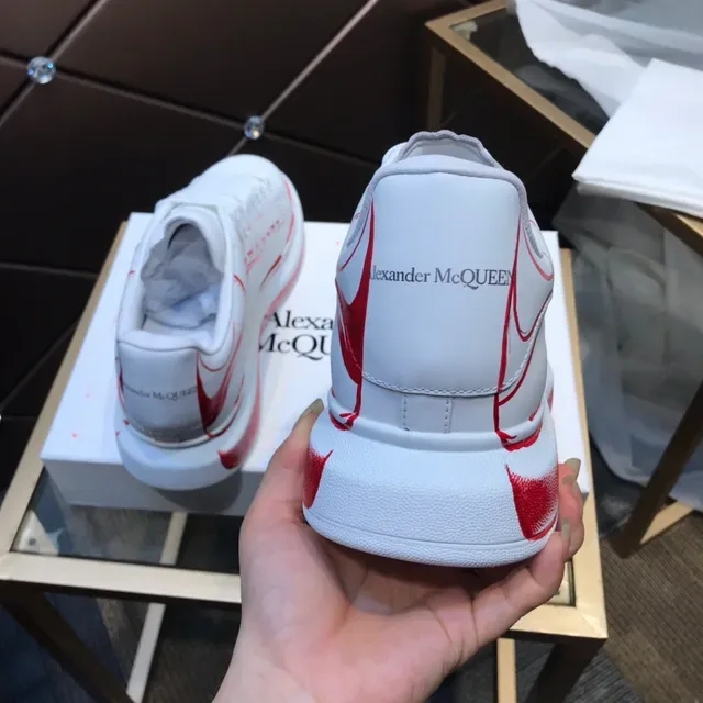 Alexander McQueen Sneaker oversized blanc et rouge Silhouette Motifs brodés Sneakers lifestyle 7