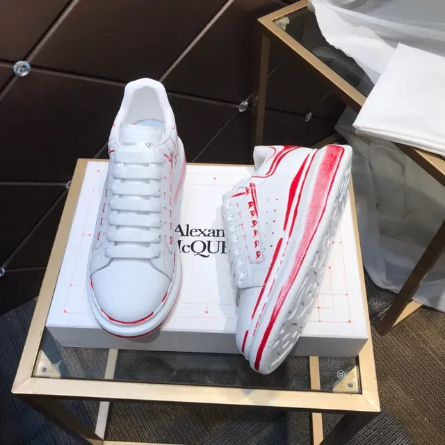 Alexander McQueen Sneaker oversized blanc et rouge Silhouette Motifs brodés Sneakers lifestyle 8
