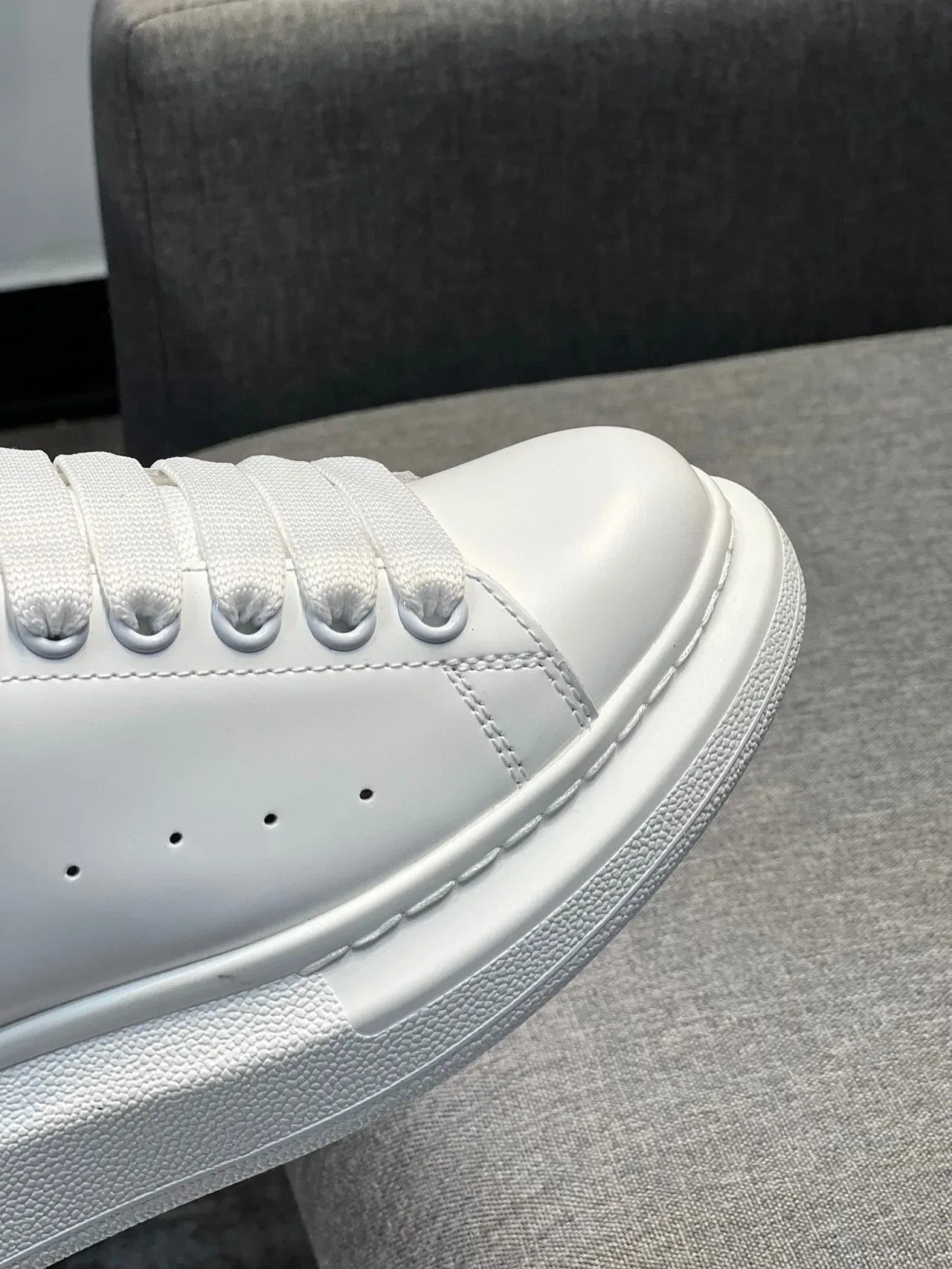 Alexander McQueen Oversized Sneaker White Red Silver Lifestyle Sneakers 3