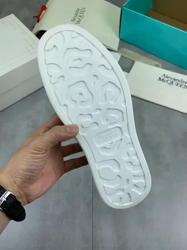 Alexander McQueen Oversized Sneaker White Silver Sole Canvas Upper Lifestyle Sneakers 2