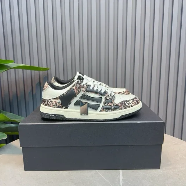Amiri MA Court sneakers de style de vie noir et blanc à l'impression léopard 7