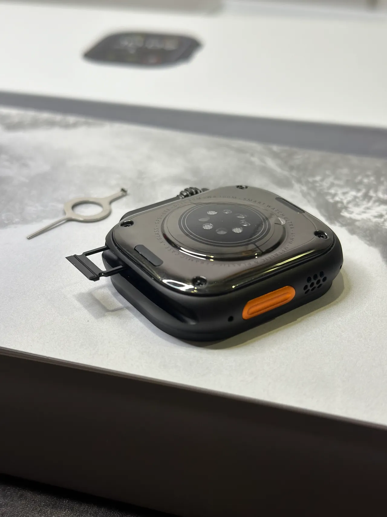 Apple Ultra Étui Carré Style Titane Noir Orange Cadran Numérique Analogue Hybride Montre Sportive 15
