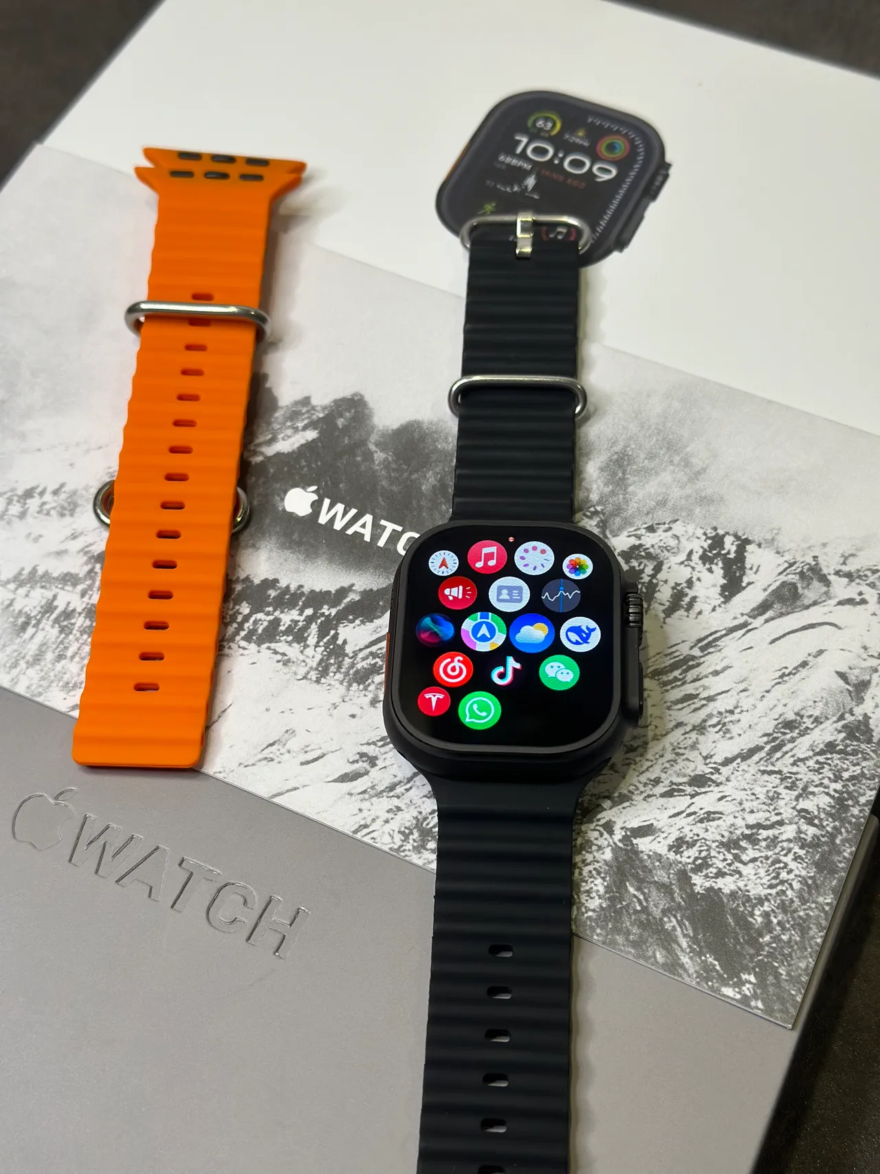 Apple Ultra Étui Carré Style Titane Noir Orange Cadran Numérique Analogue Hybride Montre Sportive 20