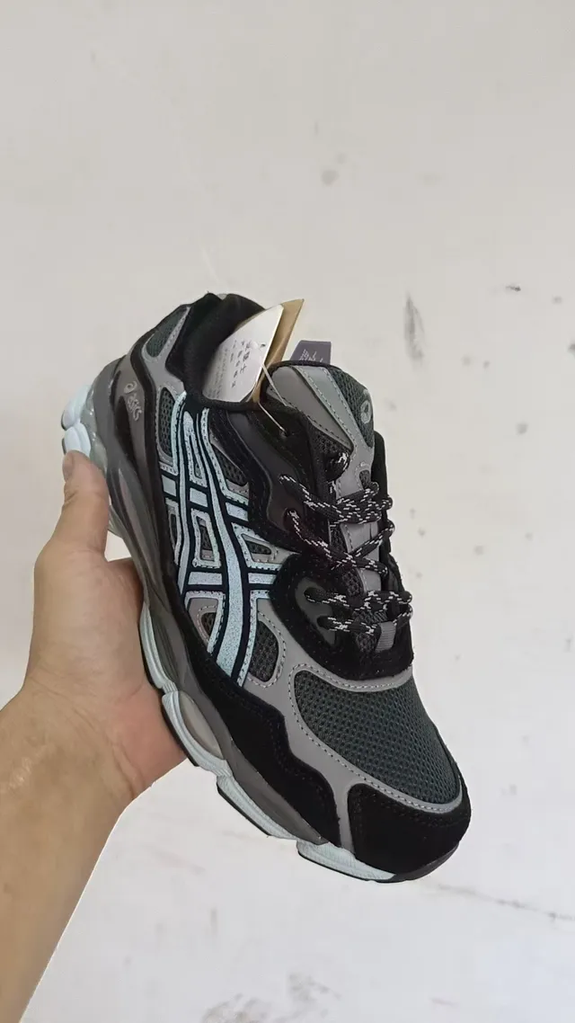 ASICS Noir Bleu Semelle Milieu Épaissie Haut en Maille-Synthétique Hybride Chaussures de Course 2