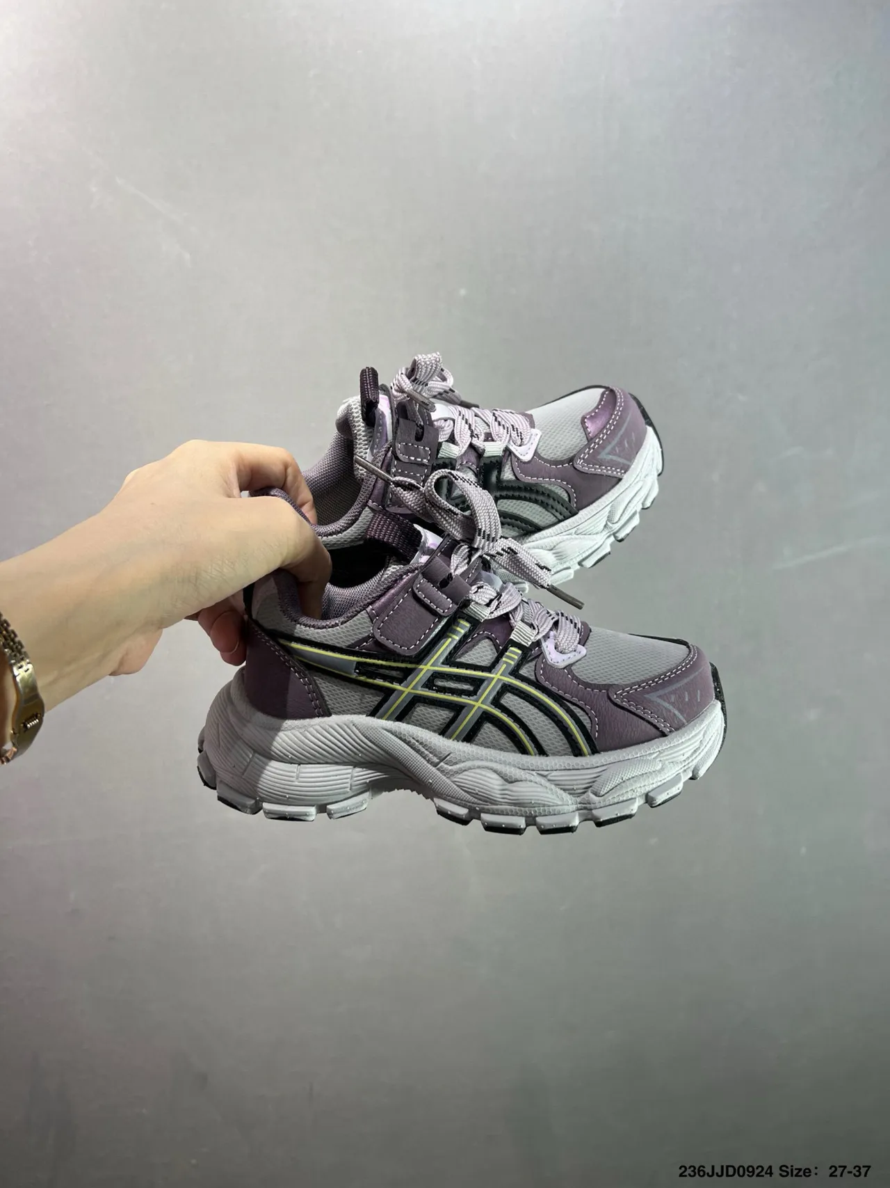 ASICS Black Silver Midsole Aggressive Tread Chunky Sneakers 11
