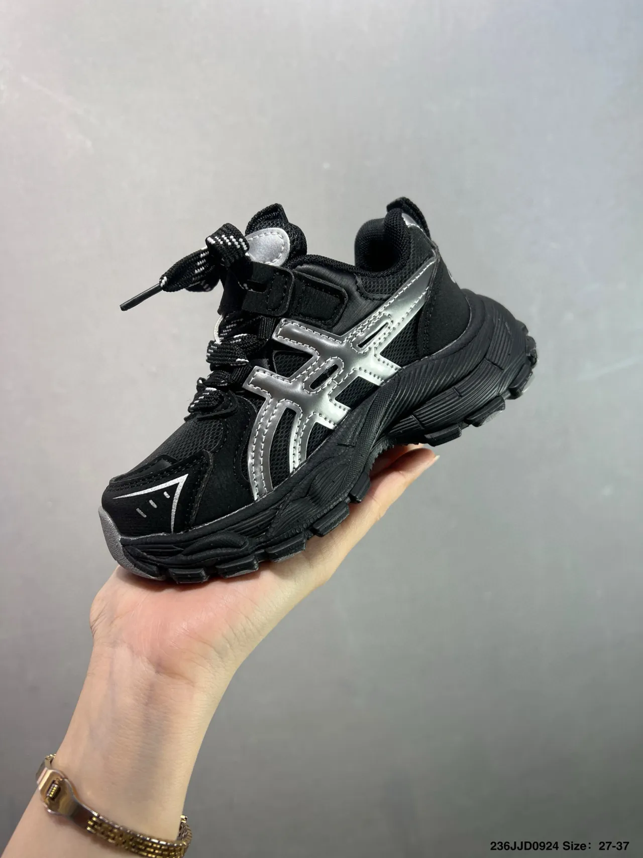 ASICS Black Silver Midsole Aggressive Tread Chunky Sneakers 15