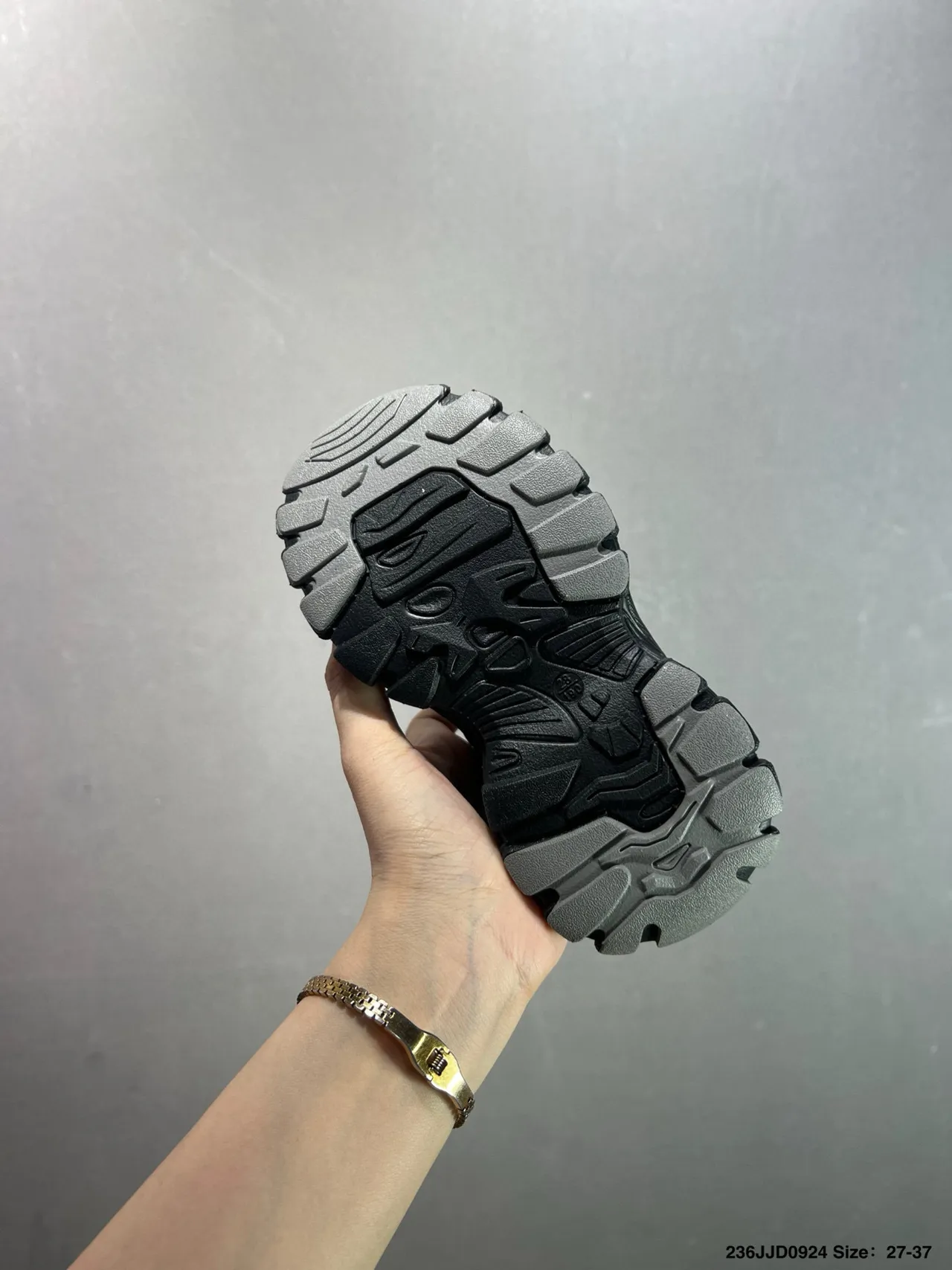 ASICS Black Silver Midsole Aggressive Tread Chunky Sneakers 19