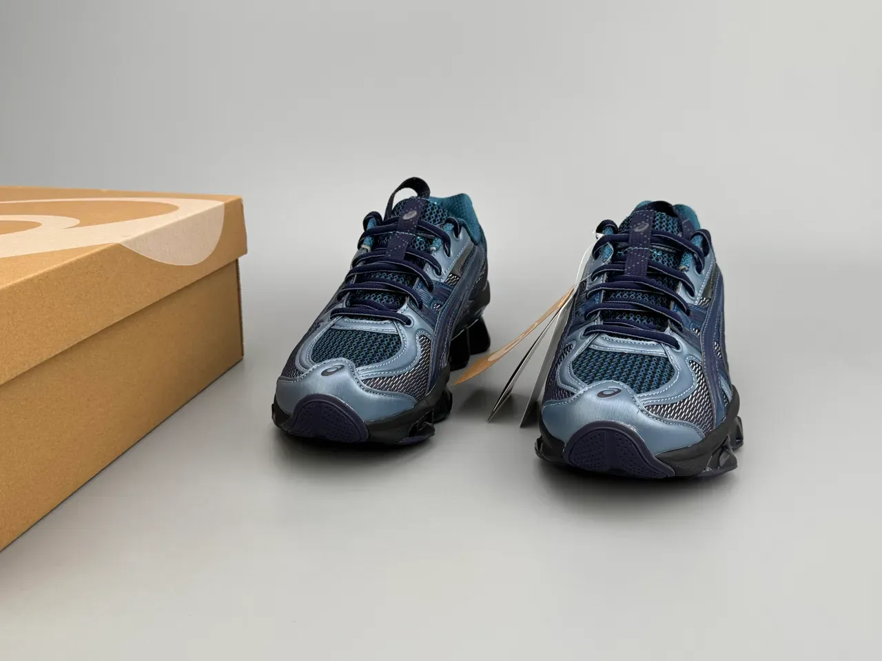 ASICS Navy Black Mesh And Synthetic Overlay Upper Sculpted Wavy Midsole Running Shoes 2