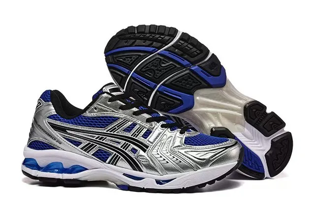 ASICS Chaussures de course avec surcouches synthétiques argent bleu métalliques et panneaux de maille royal 4
